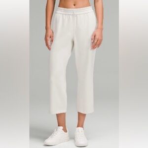 Lululemon soft stream high rise straight leg cropped pant